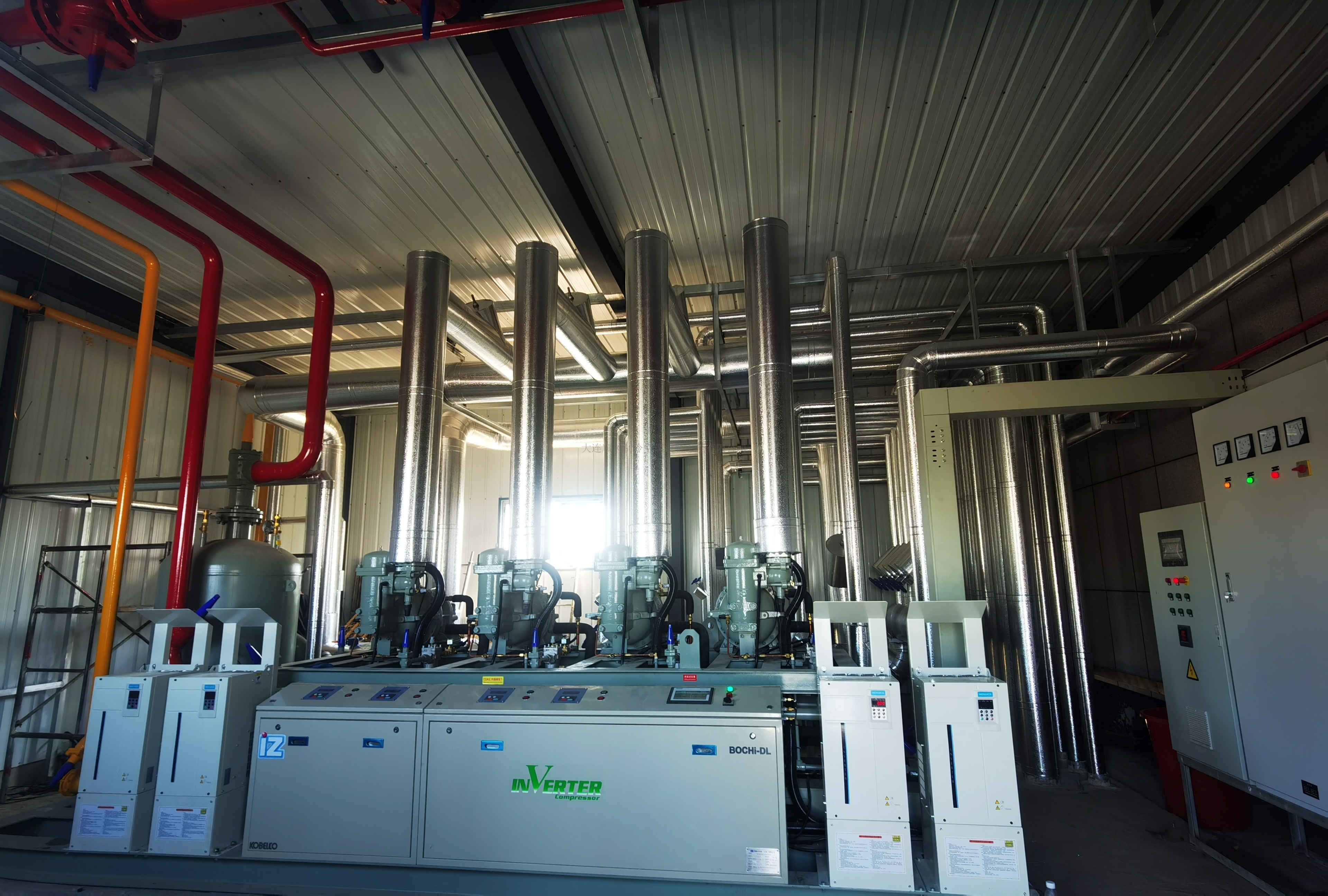 大(dà)連東方置業(yè)集團金(jīn)三角市場(chǎng)冷(lěng)庫