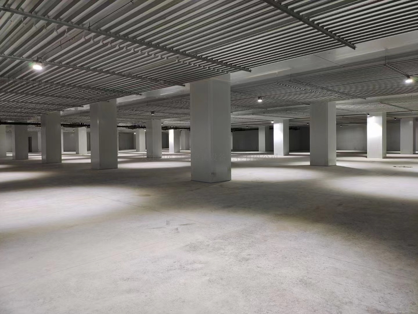 大(dà)連東方置業(yè)集團金(jīn)三角市場(chǎng)冷(lěng)庫